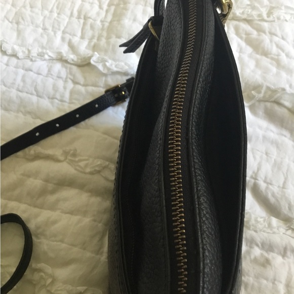 Fossil Black Leather Multi Pocket Crossbody Bag - Picture 5 of 12